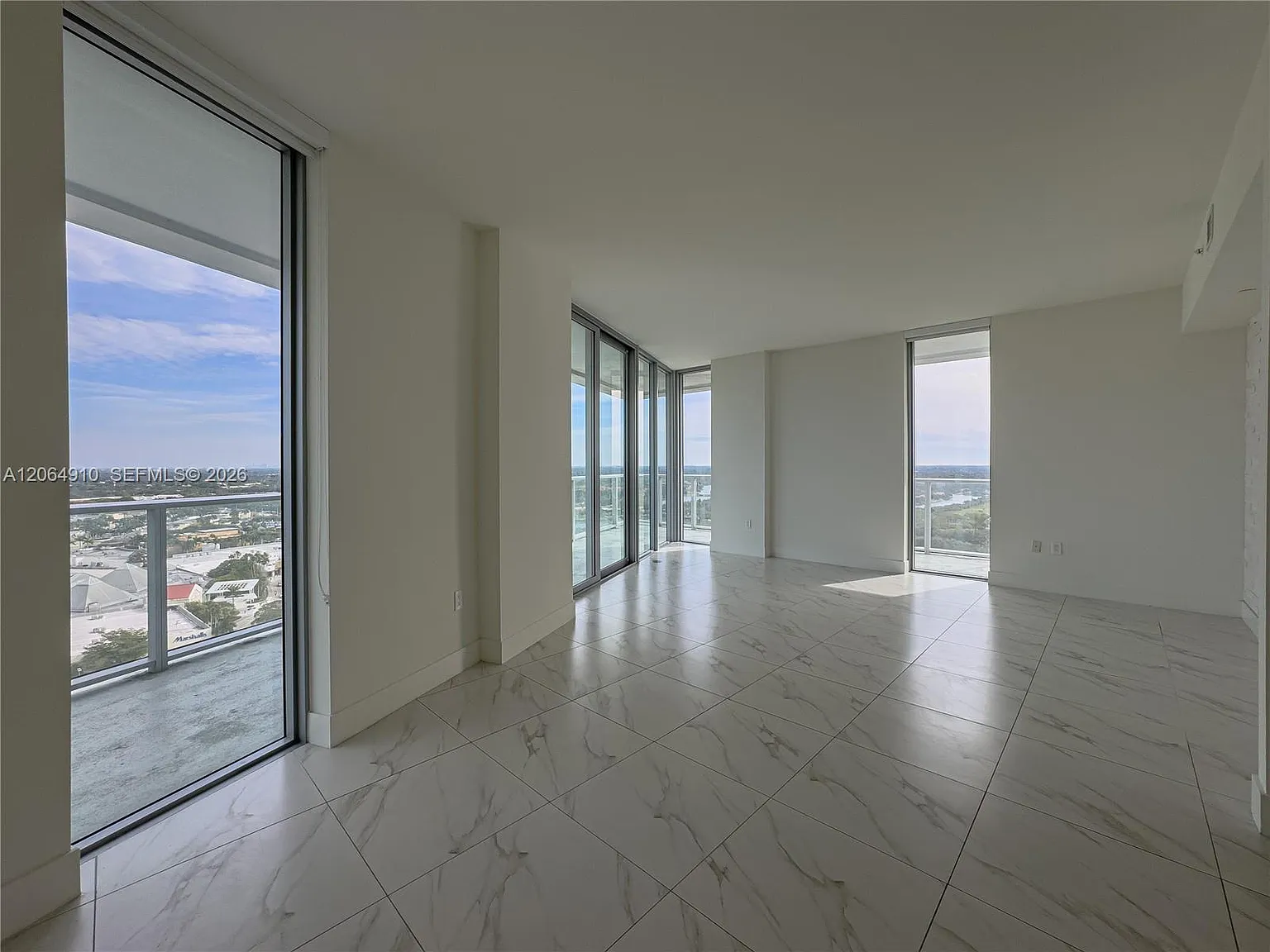 Metropica North Tower One — Photo 4