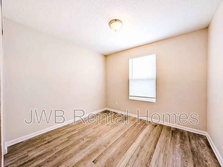 8460 McGirts Village Ln — Photo 7