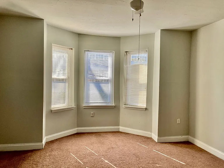 5215 Pine St — Photo 12