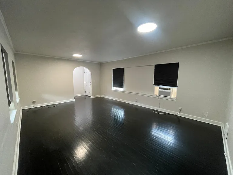 2219 Gilbert Dr — Photo 6