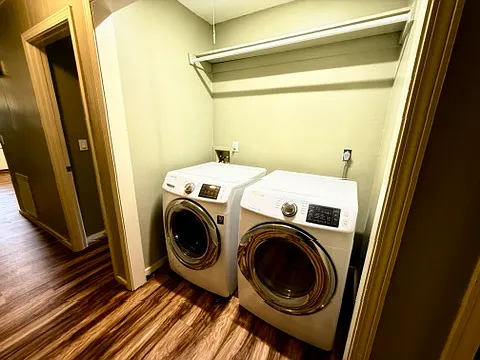 438 Helen St — Photo 7