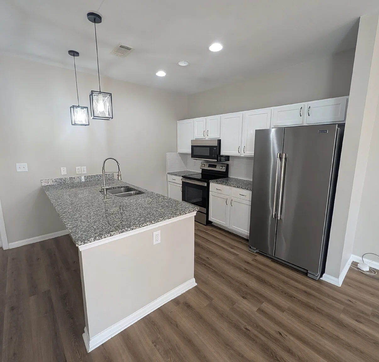 4 bed, 4.5 bath, 1644 sqft, $1,795 — Photo 3