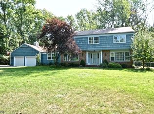 21 Barley Sheaf Rd, Flemington, NJ 08822