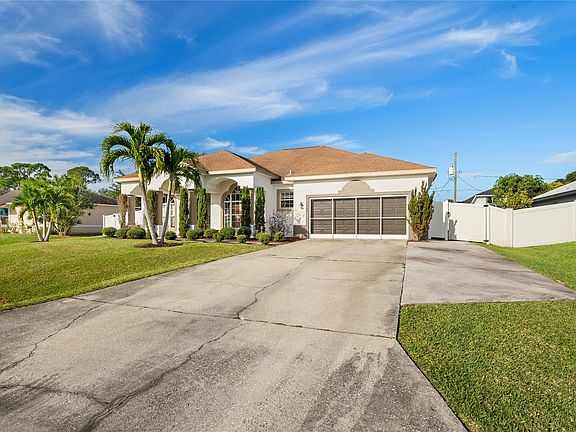 3rd image of 2669 SW Acco Road