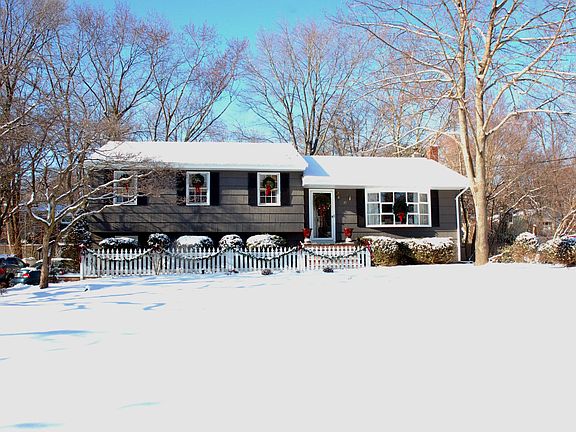 5th image of 49 Cottage Pl