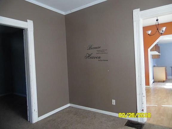 3rd image of 814 N Main Ave