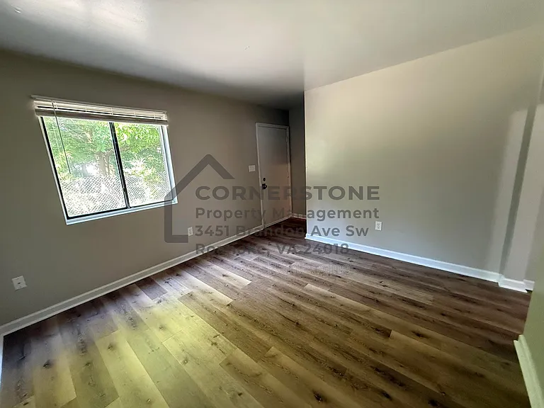 106 Lee Ave NE #6 — Photo 5