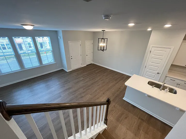 1408 Irving Hill Dr — Photo 8