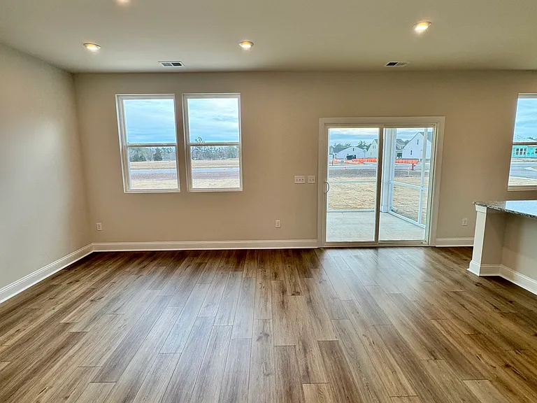 7430 Linda Vista Ln — Photo 5