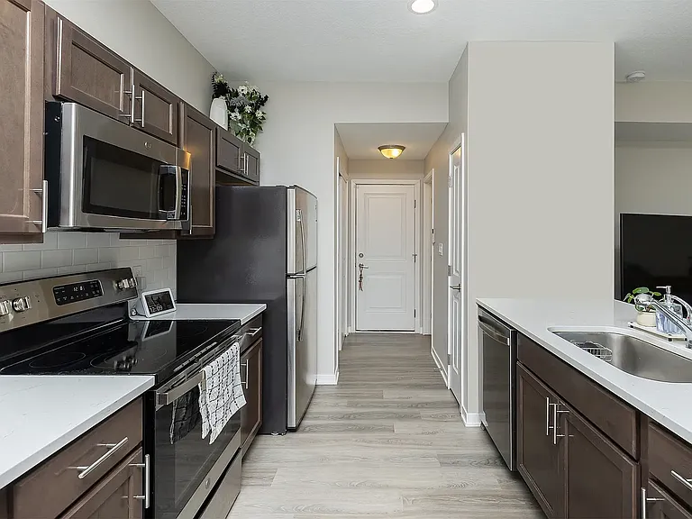 220 Amberwood Dr — Photo 19