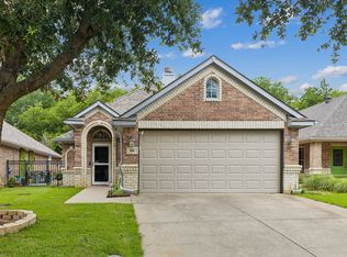 816 Claycourt Cir, Fort Worth, TX 76120