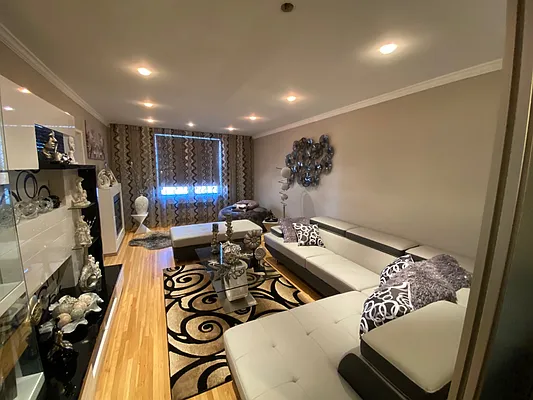 Sold by Dom Realty | media 13