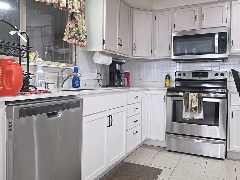 1273 Valencia Ln — Photo 2