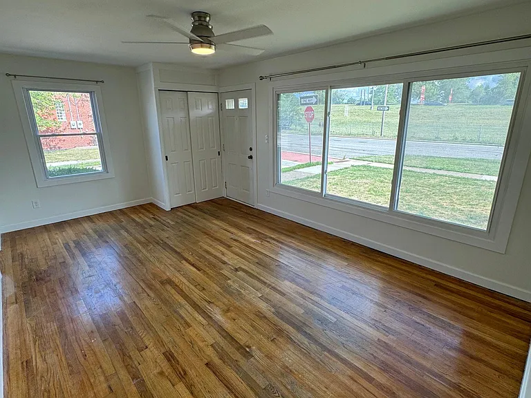 14226 Lakewood Heights Blvd — Photo 6