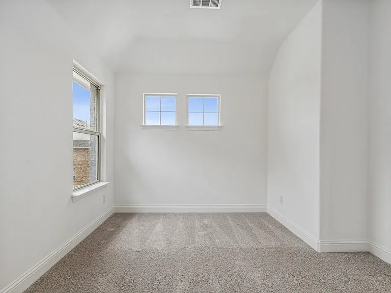 6416 Burbank Way — Photo 13