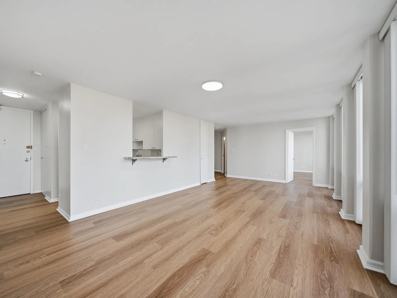 2 bed, 1300 sqft, $4,600 — Photo 4