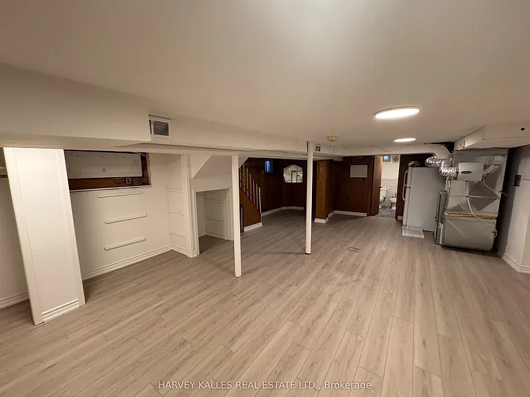 628 Manning Ave — Photo 2