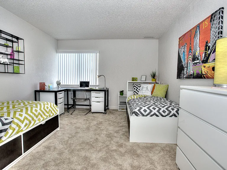 Twelve55 University Apartments — Photo 25