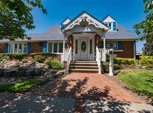 15706 88th St, Howard Beach, NY 11414