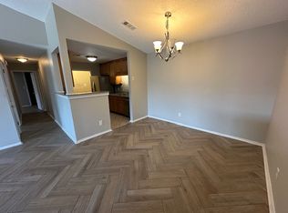 2303 W Michigan Ave APT D5, Pensacola, FL 32526