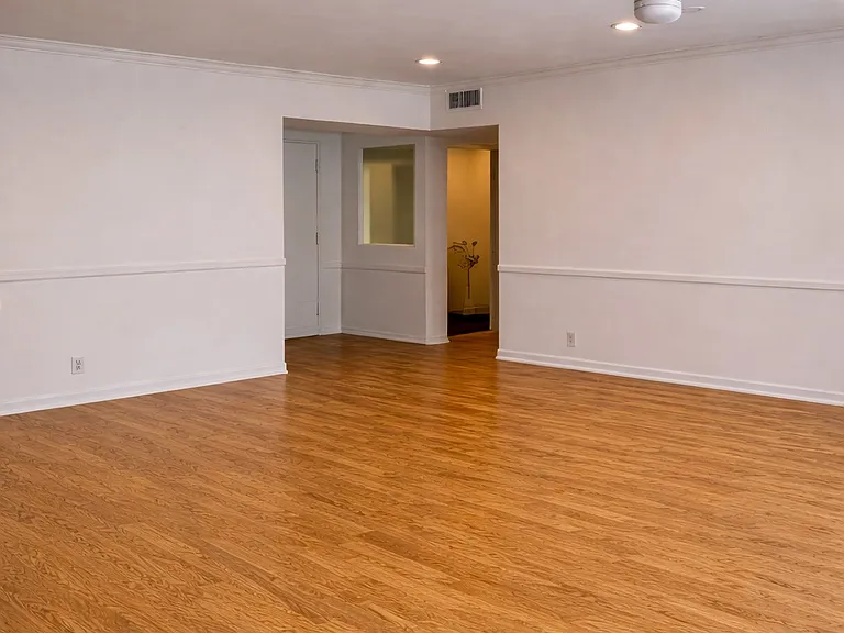 1221 N Kings Rd #301 — Photo 9