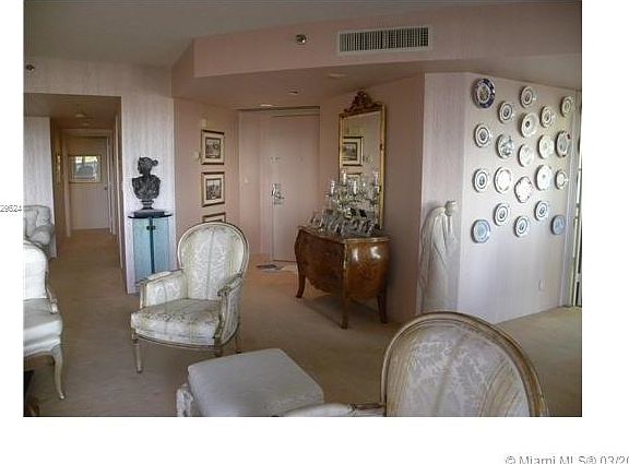 2nd image of 1000 Island Blvd #607
