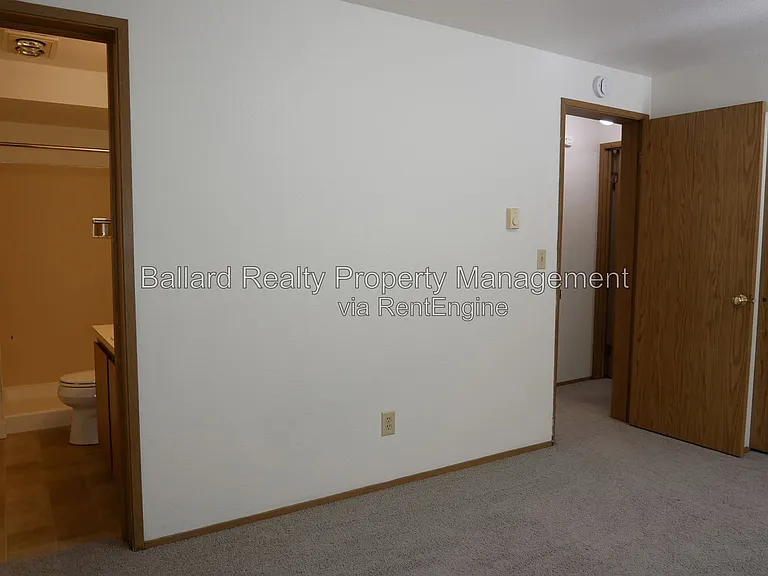 3232 21st Ave W #1 — Photo 9