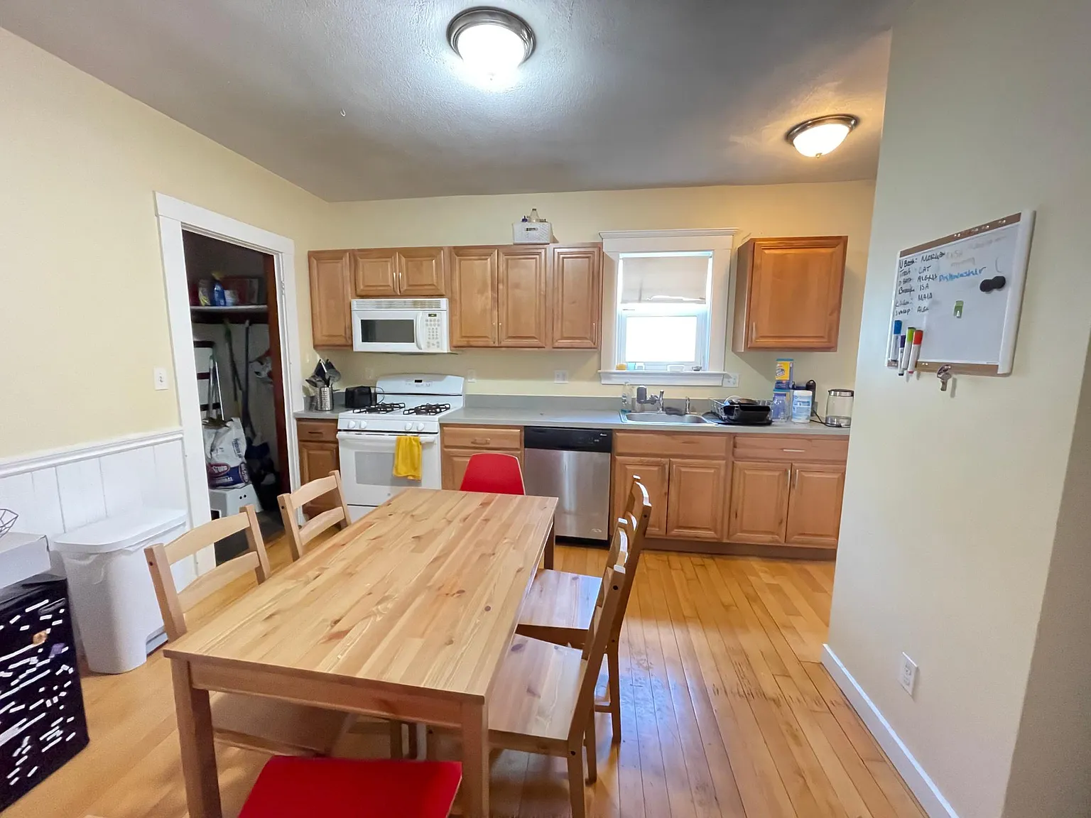 6 bed, $7,800 — Photo 3