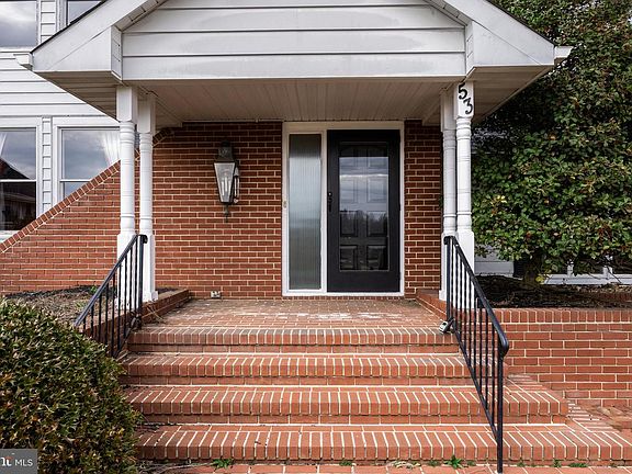 3rd image of 53 Arneys Mount Rd