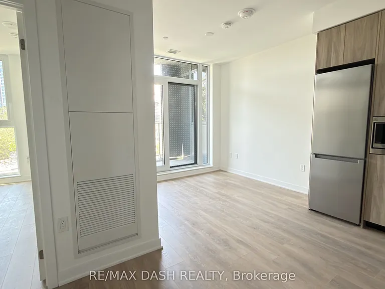 1037 The Queensway #214 — Photo 10