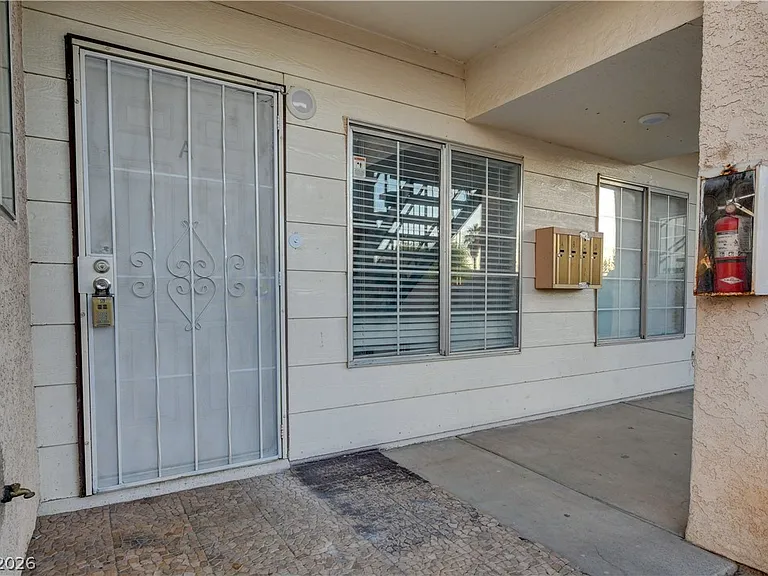 5270 Carriellen Ln #A — Photo 5
