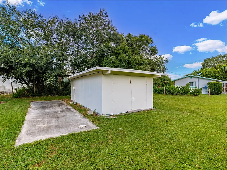 2359 De Soto Ave — Photo 11