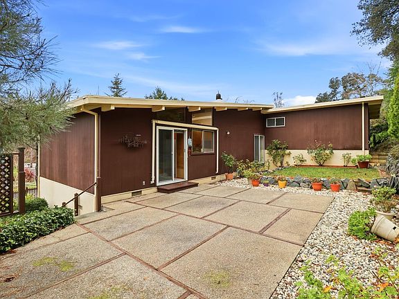 2nd image of 48 Oxford Drive