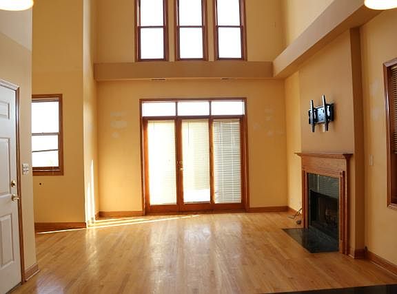 4th image of 1954 W Diversey Pkwy #3