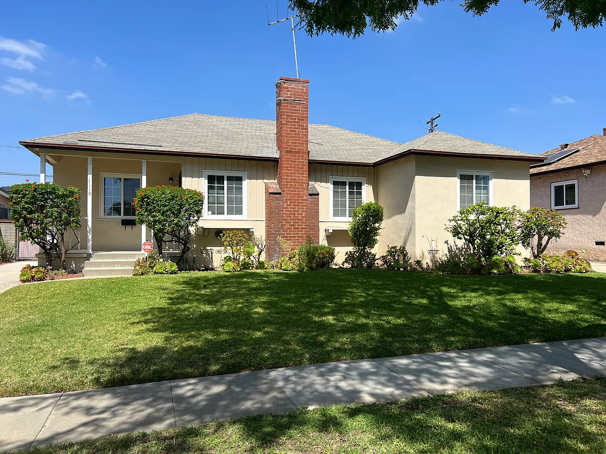 Building Photo - 1115 S El Molino St