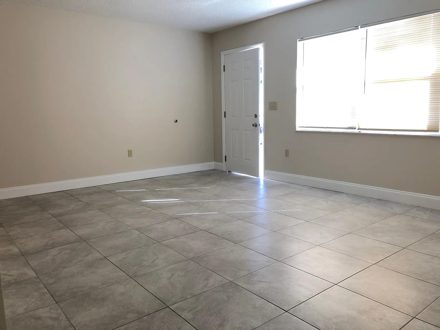 4713 34th St W — Photo 3