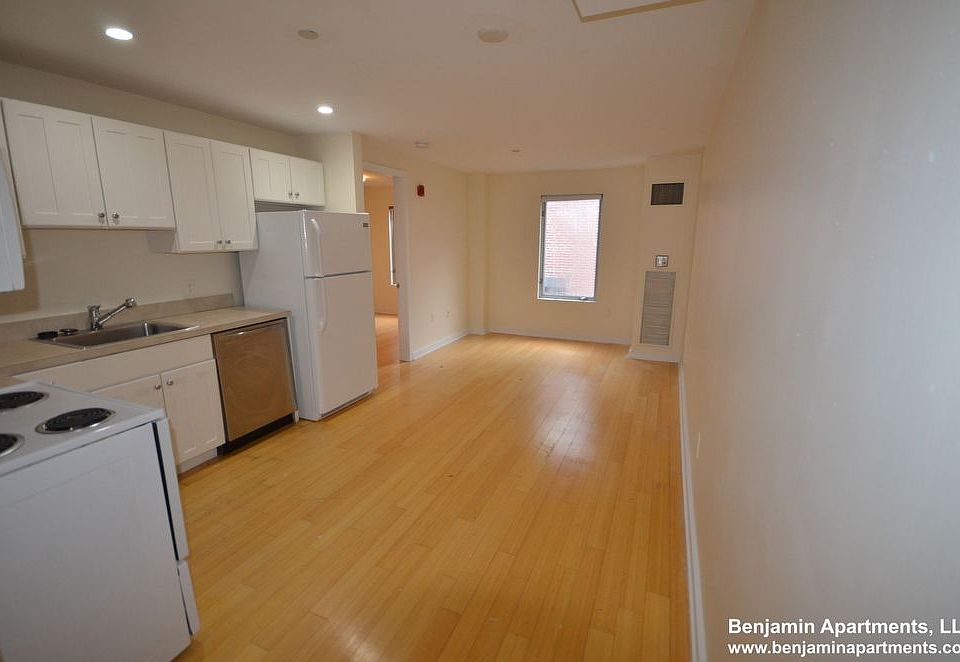 1st image of 40 Boylston St APT 707Z