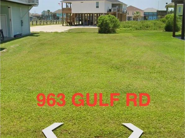 963 Gulf Rd, Crystal Beach, TX 77650