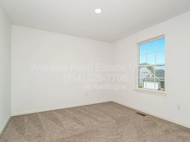 608 Highland Prairie Dr — Photo 17