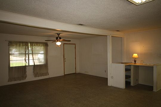 3rd image of 700 N Lane Wells Dr