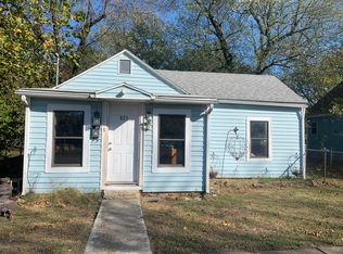 835 N Oak St, Webb City, MO 64870