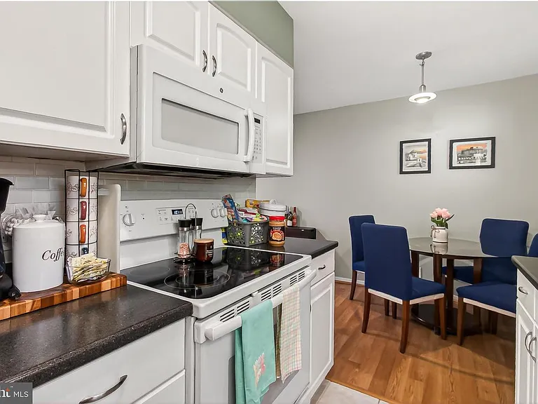 2711 S Walter Reed Dr #A — Photo 16
