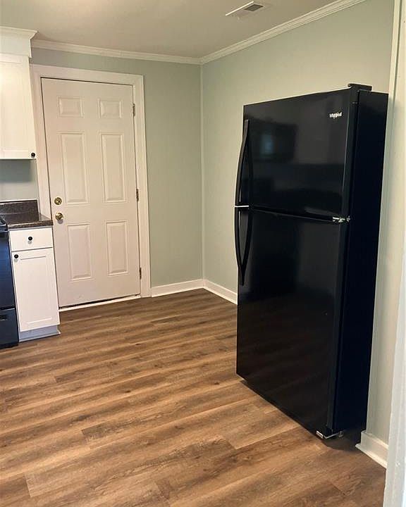 2nd image of 48 Carver Cir