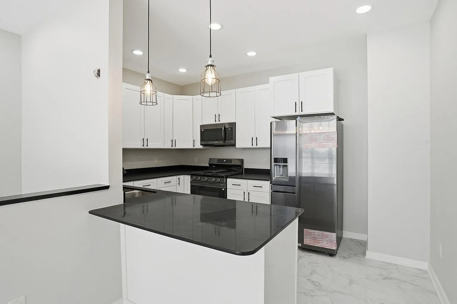 2 bed, 1063 sqft, $2,400 — Photo 4