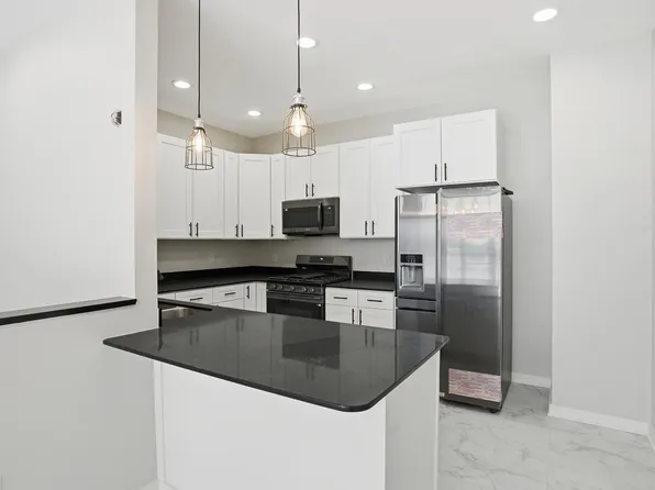 1540 119th St #200, Whiting, IN 46394