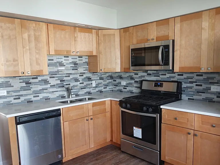 358 College St #C — Photo 8