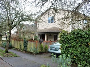 911 Davis Pl S, Seattle, WA 98144