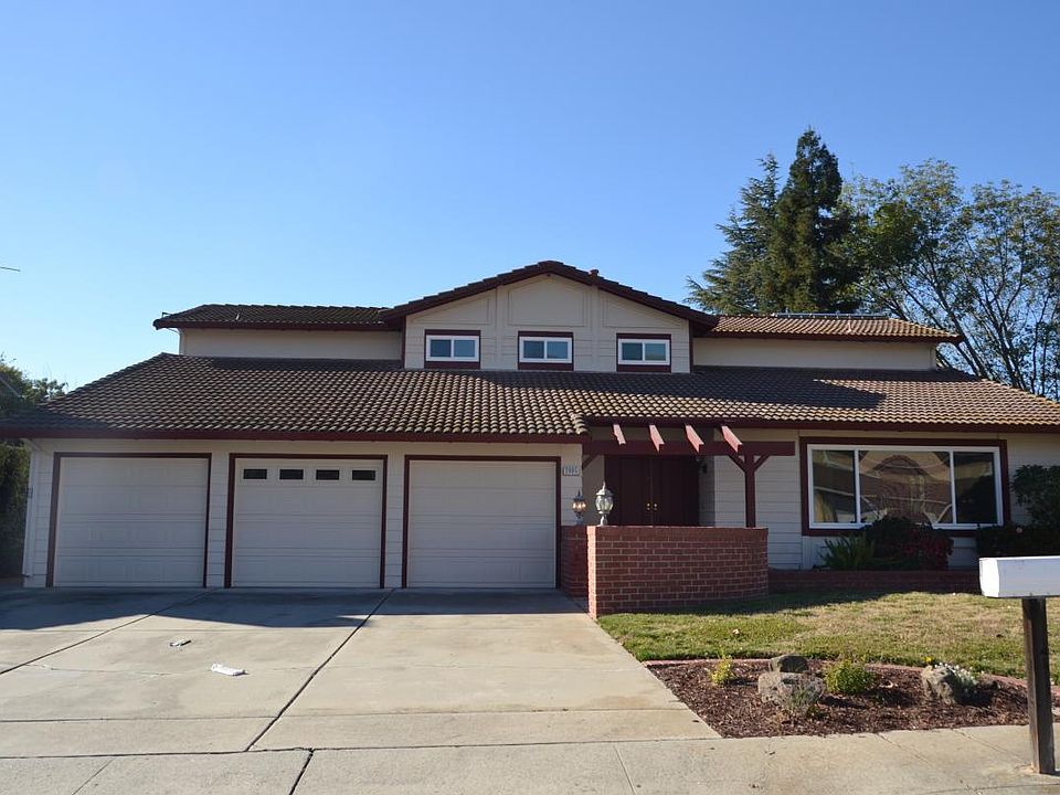 1st image of 2095 Stratford Dr