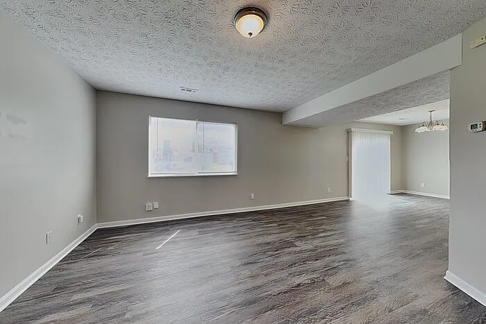 3 bed, 2.5 bath, 1440 sqft, $1,795 — Photo 3