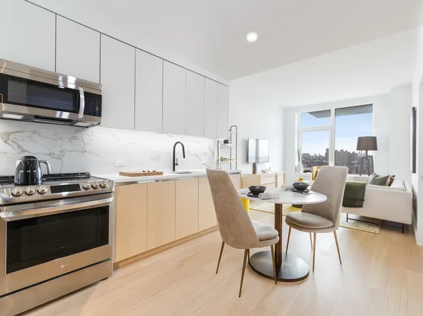 123 Linden Boulevard 19W image 2 of 14